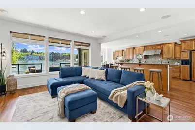 8696 Island Drive S, Seattle, WA 98118 - Photo 7
