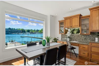 8696 Island Drive S, Seattle, WA 98118 - Photo 13