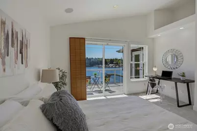 8696 Island Drive S, Seattle, WA 98118 - Photo 33