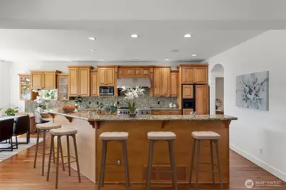 8696 Island Drive S, Seattle, WA 98118 - Photo 11
