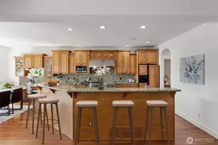 8696 Island Dr S, Seattle, WA 98118 - Photo 11