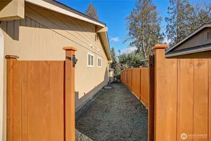 11907 47th Dr NE, Marysville, WA 98271 - Photo 21