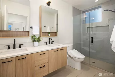 73 E Lynn St, Seattle, WA 98102 - Photo 33