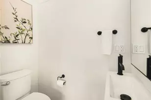 73 E Lynn St, Seattle, WA 98102 - Photo 19