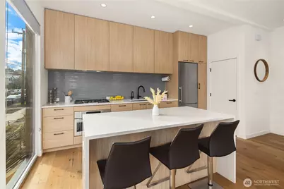 73 E Lynn St, Seattle, WA 98102 - Photo 15