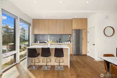 73 E Lynn St, Seattle, WA 98102 - Photo 9