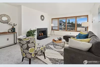 11640 100th Avenue NE #304, Kirkland, WA 98034 - Photo 3