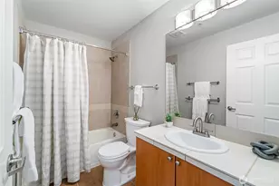 621 5th Ave N, Seattle, WA 98109 - Photo 17