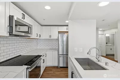 3028 Western Avenue #110, Seattle, WA 98121 - Photo 11