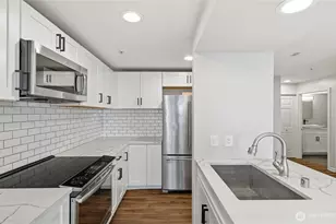3028 Western Ave, Seattle, WA 98121 - Photo 11
