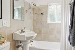 1049 S 112th St, Seattle, WA 98168 - Photo 17