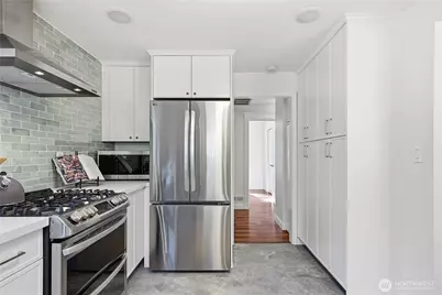 1049 S 112th Street, Seattle, WA 98168 - Photo 11