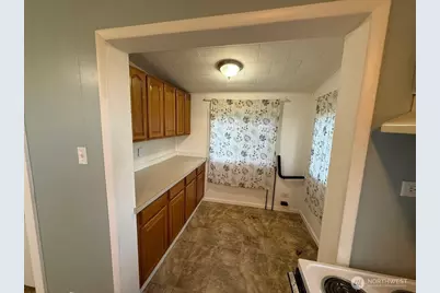 1132 Fowler Street, Raymond, WA 98577 - Photo 5