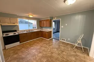 1132 Fowler St, Raymond, WA 98577 - Photo 3