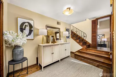 4006 NE 38th Street, Seattle, WA 98105 - Photo 9