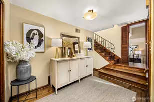 4006 NE 38th St, Seattle, WA 98105 - Photo 9