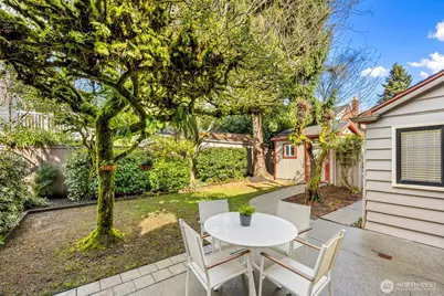 4006 NE 38th Street, Seattle, WA 98105 - Photo 37