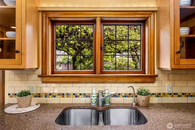 4006 NE 38th Street, Seattle, WA 98105 - Photo 19