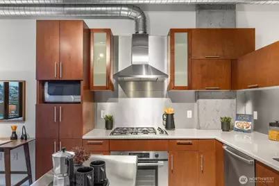 2720 3rd Avenue #705, Seattle, WA 98121 - Photo 11