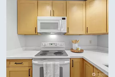 1400 Taylor Avenue N #201, Seattle, WA 98109 - Photo 5