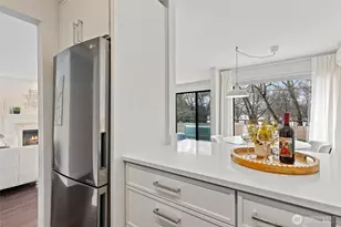 7850 Green Lake Dr N, Seattle, WA 98103 - Photo 9