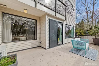 7850 Green Lake Drive N #101, Seattle, WA 98103 - Photo 23