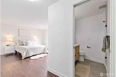 7850 Green Lake Drive N #101, Seattle, WA 98103 - Photo 11