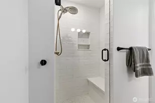 7850 Green Lake Dr N, Seattle, WA 98103 - Photo 15