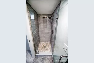 4635 W Lake Sammamish Parkway SE #G305, Issaquah, WA 98027 - Photo 7