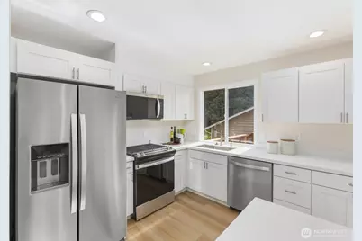 12103 SE 70th Street, Newcastle, WA 98056 - Photo 11