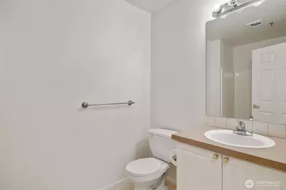 12712 Admiralty Way #E106, Everett, WA 98204 - Photo 17