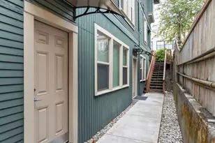 2414 Hoyt Ave, Everett, WA 98201 - Photo 3