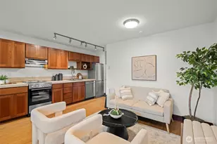 461 N 45th St, Seattle, WA 98103 - Photo 3