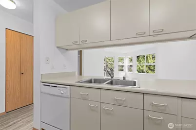 1822 152nd Avenue NE #E-308, Bellevue, WA 98007 - Photo 31