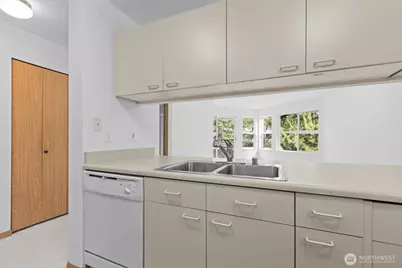 1822 152nd Avenue NE #E-308, Bellevue, WA 98007 - Photo 29