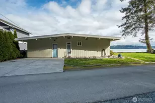 3187 Shoreline Dr, Camano Island, WA 98282 - Photo 5