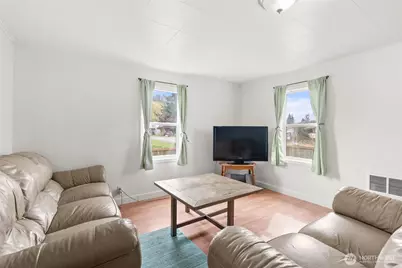 313 Rosewood St, Kelso, WA 98626 - Photo 9