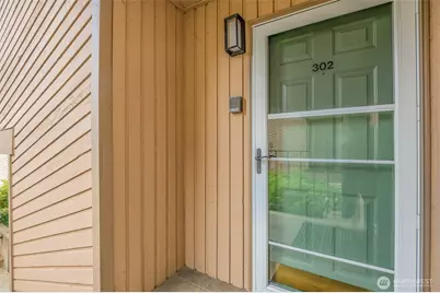 23001 Lakeview Dr #302, Mountlake Terrace, WA 98043 - Photo 3
