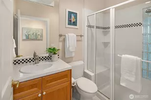 2010 W Lake Sammamish Pkwy SE, Bellevue, WA 98008 - Photo 25