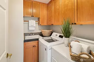 2010 W Lake Sammamish Pkwy SE, Bellevue, WA 98008 - Photo 29