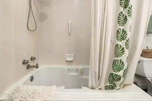 9039 NE Juanita Dr, Kirkland, WA 98034 - Photo 17