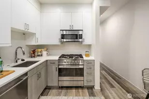 8042 B 35th Ave NE, Seattle, WA 98115 - Photo 9