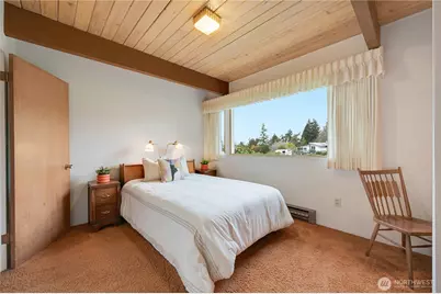 12895 Shorecrest Drive SW, Seattle, WA 98146 - Photo 17