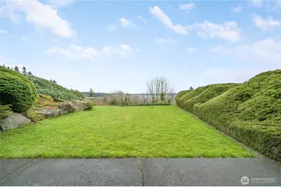 12895 Shorecrest Drive SW, Seattle, WA 98146 - Photo 33