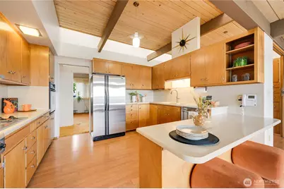 12895 Shorecrest Drive SW, Seattle, WA 98146 - Photo 11