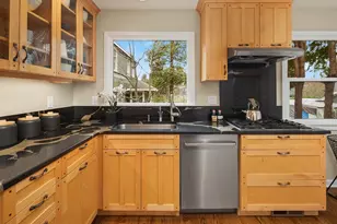 1216 NE 77th St, Seattle, WA 98115 - Photo 21