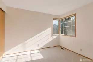 25746 SE 39th St, Sammamish, WA 98029 - Photo 15