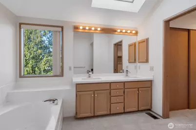 25746 SE 39th Street, Sammamish, WA 98029 - Photo 25