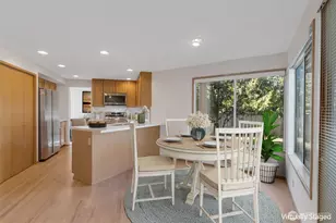 25746 SE 39th St, Sammamish, WA 98029 - Photo 11