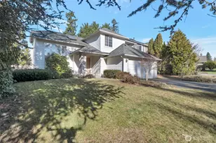 25746 SE 39th St, Sammamish, WA 98029 - Photo 3